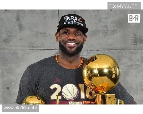 米切尔：詹姆斯为骑士贡献了太多，他配得上每一份敬意与掌声